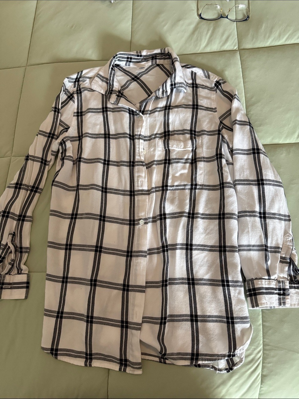 #0185 - White & Black Windowpane Button-Up Shirt - Medium